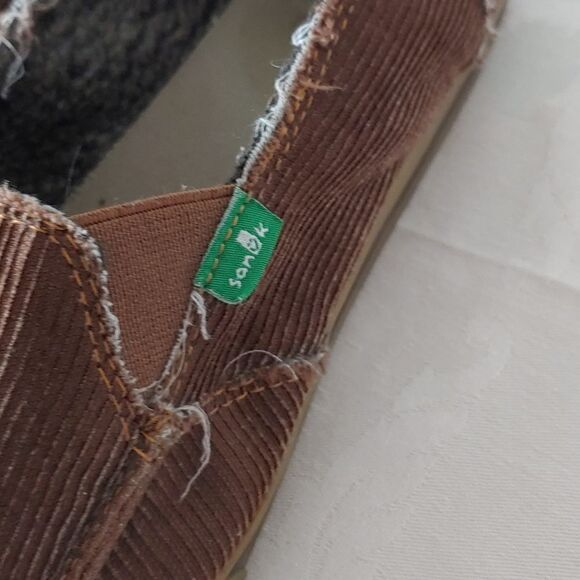 Sanuk corduroy distressed look loafer brown size 10 shoes - Picture 2 of 7